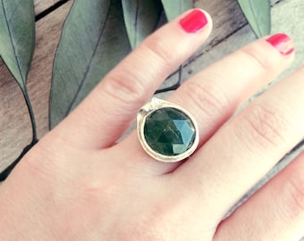 Green agate ring