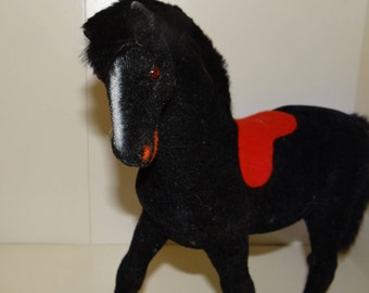 Rare HORSE from KUNSTLERSCHUTZ / Wagner Handwork Germany / Black Pony Vintage Large 1:9 Breyer-sized / Oval i.d. Label