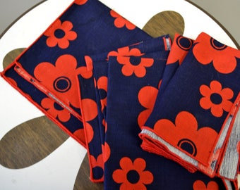 1970s Red and Navy Daisy Napkin/Placemat Set of 3