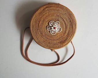 Round Rattan Beach Bag Seashell Flower (Plain Weave)