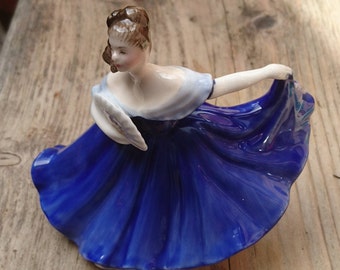 Vintage Royal Doulton Elaine figurine