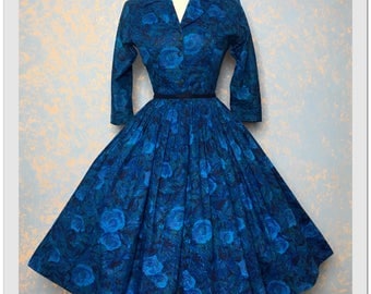 Gorgeous vintage 1950s Floral roses 50s cotton dress full circle skirt Shirtwaist sundress