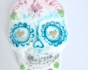 Skull Bath Bomb - Sugar Skull - Day of the Dead Favors - Dia de los Muertos -Halloween Bath Bomb - Halloween Party Favor - Skull Favors