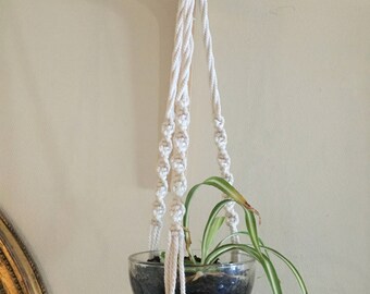 Macrame hanger