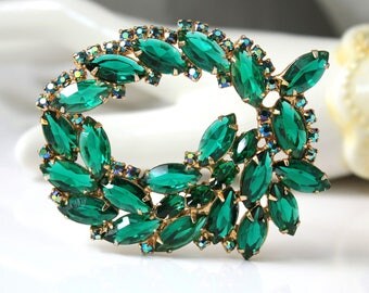 Vintage JULIANA Green Rhinestone Brooch , Statement Brooch , Christmas Green , Large Brooch , Aurora Borealis