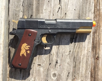 Cosplay Pistol: Fallout Ranger Sequoia Inspired Airsoft Stinger