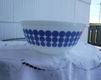 VINTAGE PYREX BLUE dot mixing bowl #403, 2.5qt