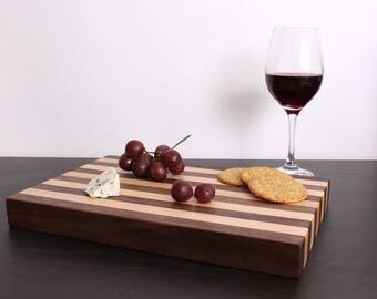 Walnut & Maple Cheese Board / Mixed Wood Cutting Board / Serving Board / Planche à découper / Walnut Wood / Maple Wood