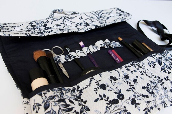 makeup brush roll organizer