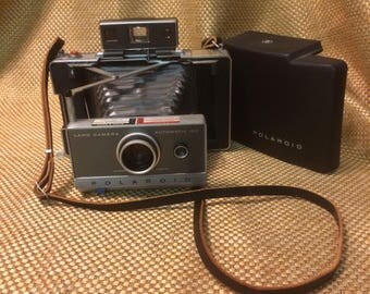 Vintage Polaroid automatic 100 land camera in case
