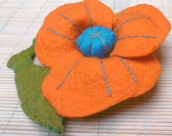 Large flower "blue heart" brooch - pure Merino Wool