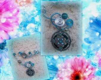 NECKLACE in TURQUOISE/bright Silver Aluminum wire *.