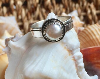 Pearl Ring, June Birthstone Ring, Single Pearl Ring, Bride Ring, Ready To Ship, June Birthstone Ring, Sterling Silver Ring, Gift for Her