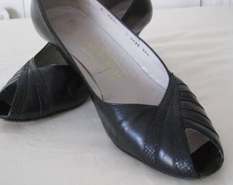 vintage Black Leather and Skin Peeptoe Pumps by Bruno Magli size 10 1/2 narrow