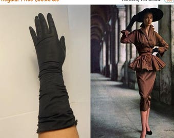 WW2 ENDS SALE Hold Onto Your Hats - Vintage 1950s Van Raalte Black Silky Nylon Ruched Gloves - 6 1/2
