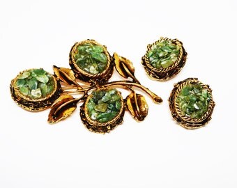Jade Chip Flowers Brooch & Earrings Set - Oval Shaped Flower with Green Jade Chips - Clip on Earrings - Vintage 1960's 1970's Garden Pin