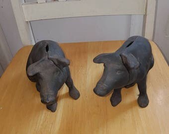 Vintage cast iron pigs bank/door
