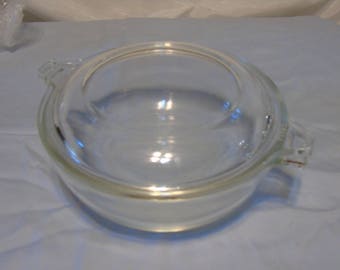 vintage small pyrex casserole dish with lid refrigerator dish 681-C-32 20 oz