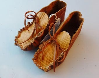 Toddler size moccasins made with soft pliable cowhide leather, regalia, native shoes, native american,