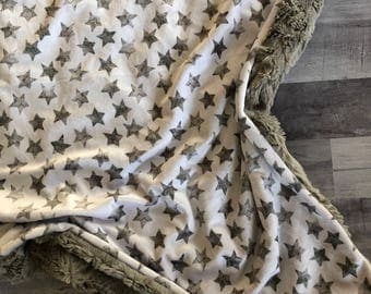Sky Blue Hat & Star-Print Baby Blanket & Wrapping Shawl (30″×32″) – Soft Muslin Swaddle main image 0