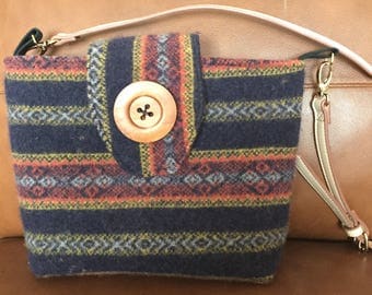 Wool crossbody handbag with Norwegian pattern