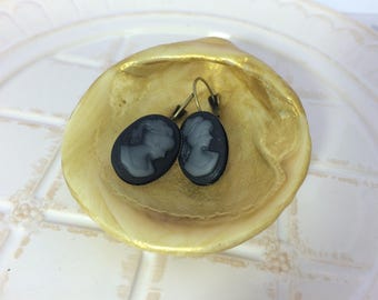 Earrings ' ear retro romantic small cameos black