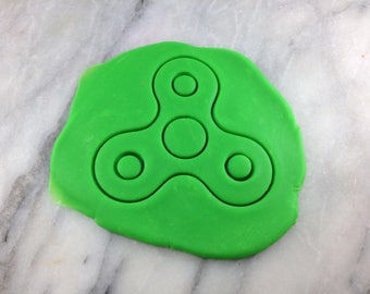 Fidget Spinner Cookie Cutter 2-Piece, Outline & Stamp - SHARP EDGES - FAST Shipping - Choose Your Own Size!