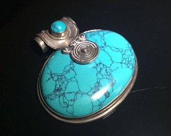 Vintage Oval Shaped Turquoise Charm Pendant for Necklace or Choker 2102