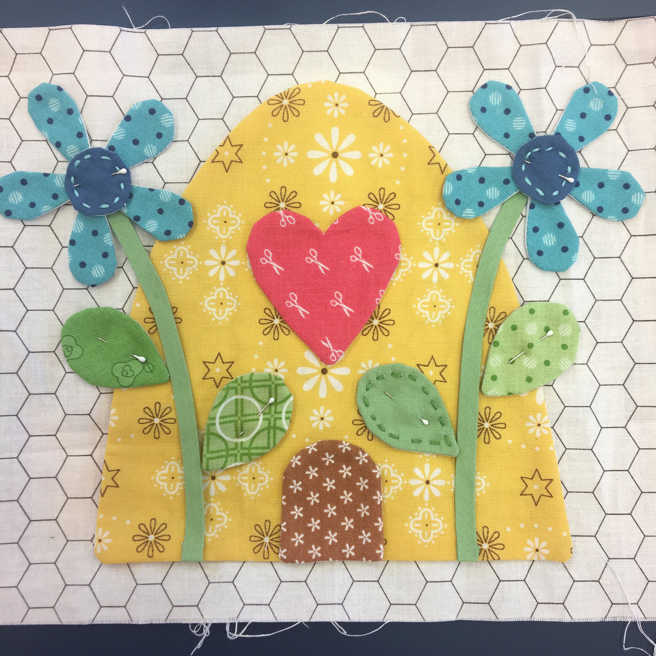 bee-happy-quilt-kit-by-lori-holt-from-ellakatesquiltshoppe-on-etsy-studio