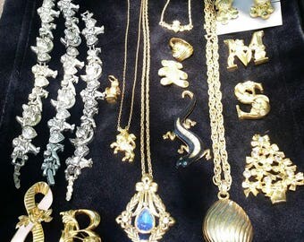 Vintage Avon jewelry lot 17 peices bracelets brooches necklaces ring