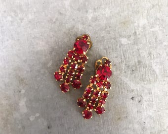 Red chandelier earrings, vintage clip on earrings, rhinestone earrings, vintage earrings, vintage crystal, ruby, garnet, bridal earrings,