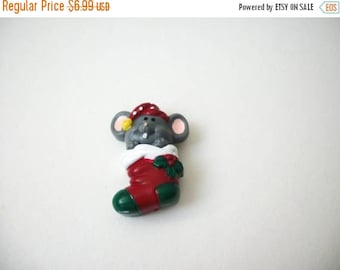 ON SALE Vintage RUSS Christmas Mouse Plastic Pin 82817