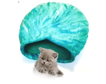 Jade Fantasy Wool, Needle Felted Cat Cave
