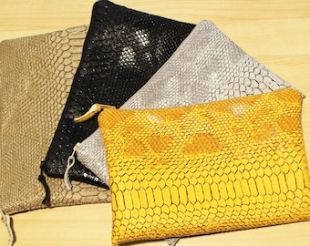 clutch in faux crocodile leather lined with cotton fabric