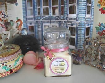 DOLL METAL • soy wax candle • sugar • amber • vanilla • marzipan • lilac • patchouli • sweet scent • natural • doll magick • witchcraft