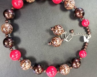 Leopard, brown and red necklace earring set