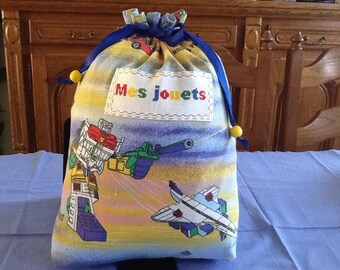 Toy robot and ship bag