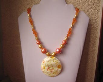 Orange pendant necklace mother of Pearl