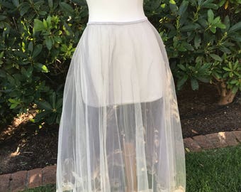 1950s vintage ruffle hem petticoat