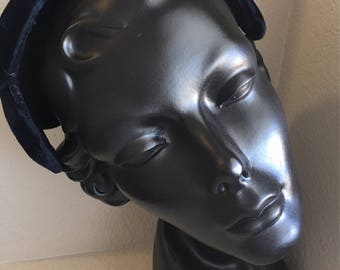 Vintage blue velvet casque hat