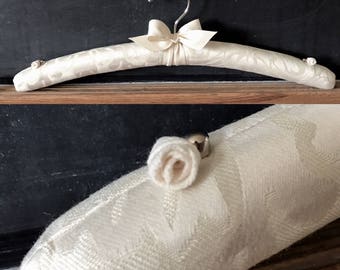 Bridal Hanger, Wedding Hanger, Ivory Brides Padded Hanger, Ecru Brides Wedding Hanger, Handmade Bridal Hanger, Ivory Wedding Hanger