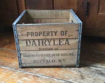 Vintage DAIRYLEA BuffaloNyWood Milk CrateFarmhouse Decor Vintage DAIRYLEA BuffaloNyWood Milk CrateFarmhouse Decor
