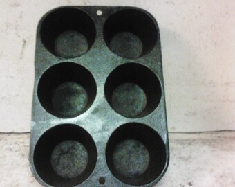 Cast iron muffin pan