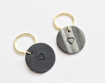 Key heart in polymer clay. Customizable keychain | cream or marble effect. to offer. Custom