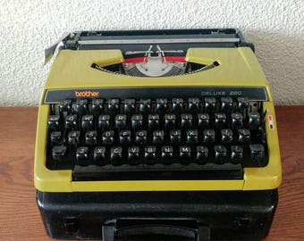Vintage typewriter Brother Deluxe 220 working condition