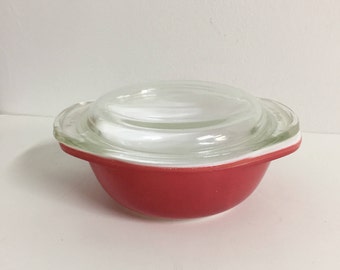 Pink Pyrex Refrigerator Dish/ Covered Pyrex Dish/ Pink Pyrex/ Vintage Pyrex/ Vintage Pink Pyrex
