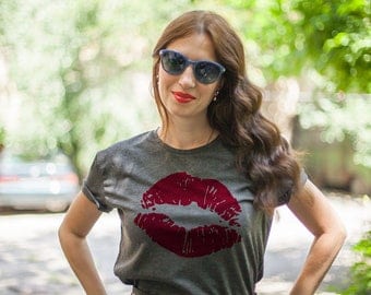Lips shirt / Lip shirt / Lips tshirt / Lips shirts / Lips woman shirt / Red lips shirt / Lips t-shirt /