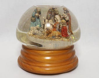 Nativity snow globe | Etsy