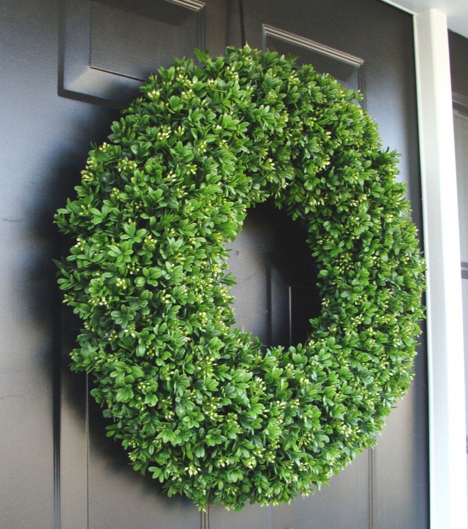 Realistic Artificial Boxwood Wreath 14 to 30 inch Sizes