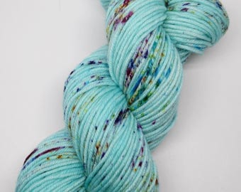 hand dyed yarn, hand painted yarn, handpainted yarn, superwash merino yarn, kettle dyed yarn, dk, speckle dyed yarn, speckles, rainbow yarn